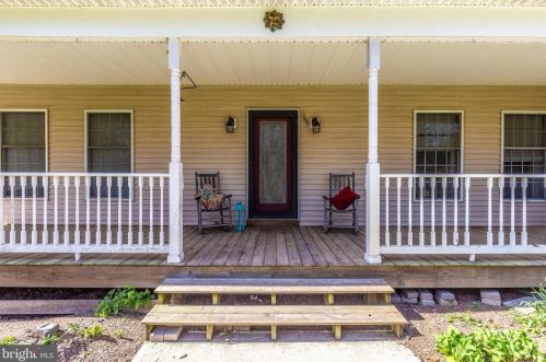 278 Wandering Ln, Hedgesville, WV 25427-6772