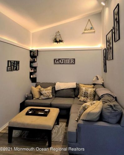 1009 Inland Rd, Lacey NJ  08731-5209 exterior