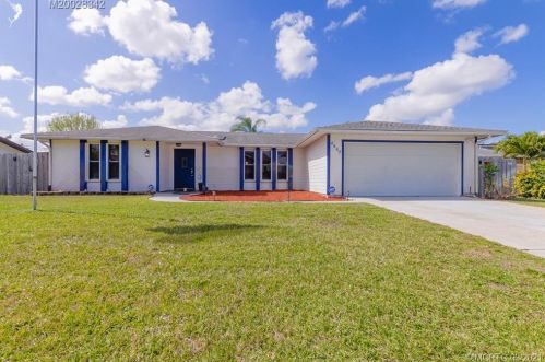 2520 Price Ct, Fort Pierce, FL 34984-5242
