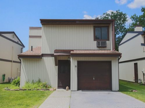 5 Ebury Mews, Middletown, NY 10940-3552