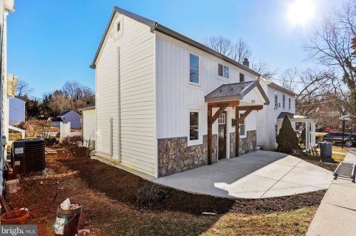 429 Lawrence St, Charles Town WV  25414-1552 exterior