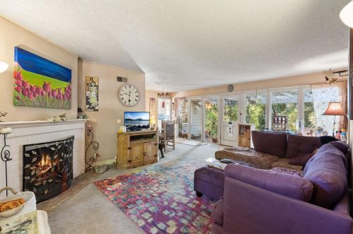 1811 Robin Whipple Way, Belmont CA  94002-1852 exterior