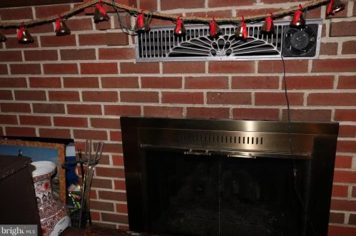 609 Hammond Ave, Hanover PA 17331-3843 exterior