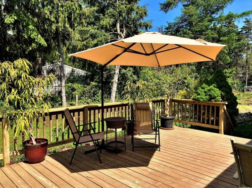 1455 Beebe Dr, Nassau Point, NY 11935-2143