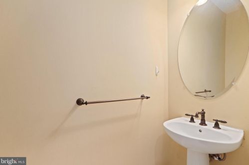 15843 Fourmile Creek Ct, Haymarket VA  20169-5427 exterior