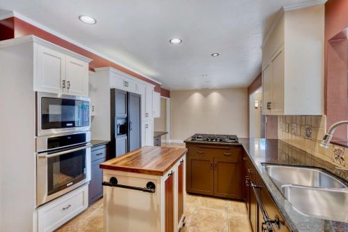 6034 Lancaster Dr, San Diego CA 92120-4537 exterior