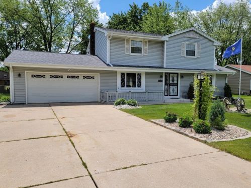 14475 Butternut Trl, Waukesha, WI 53151-5207