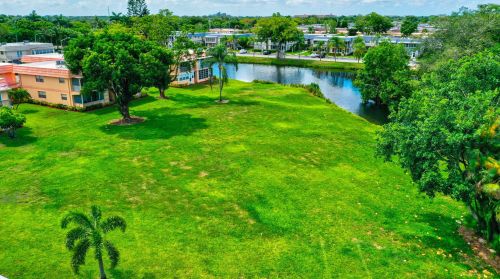 623 Saxony M, Delray Beach FL  33446-1057 exterior