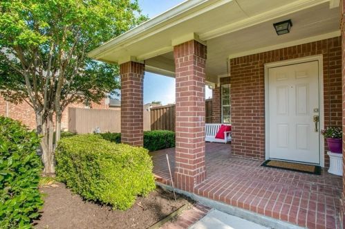 4701 Bear Run Dr, Plano TX  75093-7321 exterior