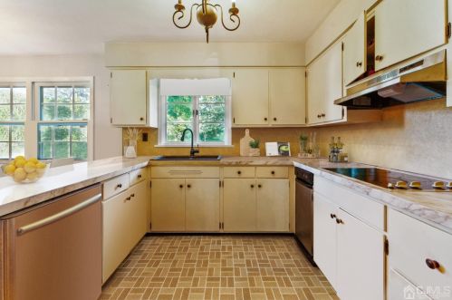 19 Allens Corner Rd, Flemington NJ  08822-5620 exterior