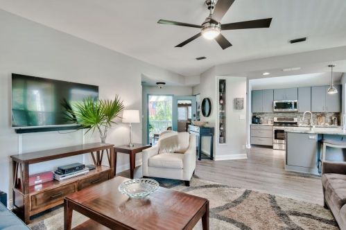 8861 Baypine Dr, Destin FL 32550-7827 exterior