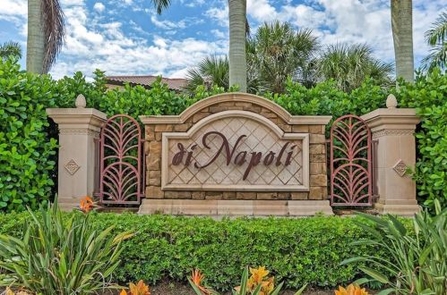 9512 Napoli Ln, Naples, FL 34113-8116