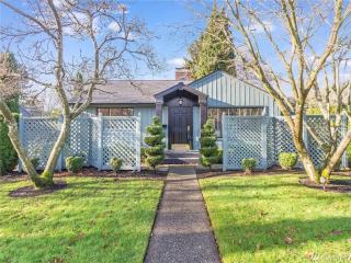 6825 42nd Ave, Seattle, WA 98118-3213