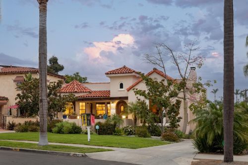4192 Rochester Rd, San Diego, CA 92116-2124