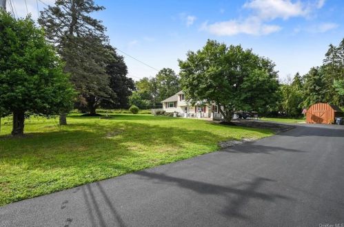 61 Egbertson Rd, Camp Bell Hall, NY 10916-2415
