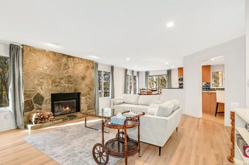 321 Blackberry Dr, Stamford CT  06903-1237 exterior