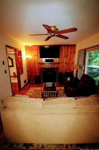 99 Laurel Hill Rd, Brookfield Center CT  06804-1014 exterior