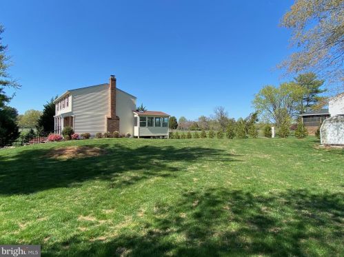 10624 Cavalcade St, Great Falls VA  22066-2427 exterior