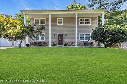43 Millay Rd, Morganville, NJ 07751-1414