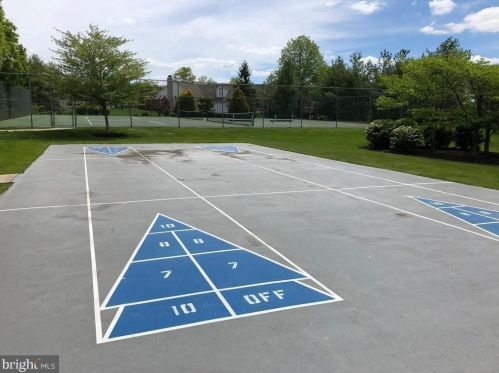 33 Chancery Ct, Souderton PA  18964-2903 exterior