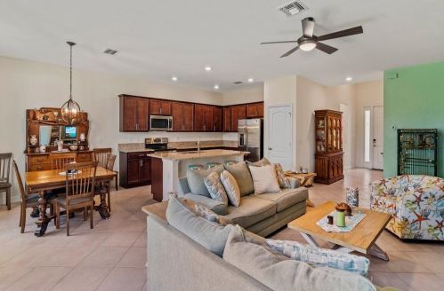 10117 Verona Cir, Vero Beach, FL 32966-3129