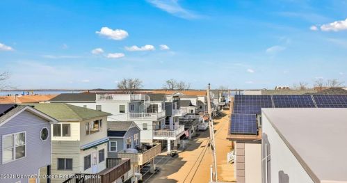 26 Ocean Ave, Monmouth Hills NJ  07732-1411 exterior