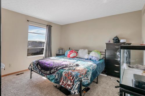 8119 Chapel Stone Rd, Blacklick OH  43004-9226 exterior
