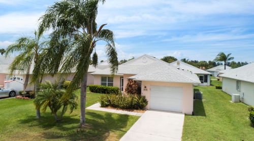 418 Paurotis Ln, Fort Pierce, FL 34982-3942