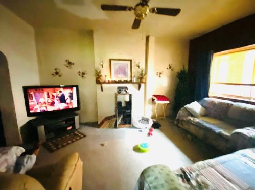 6 Tumbo St, Pittsburgh, PA 15212-2740