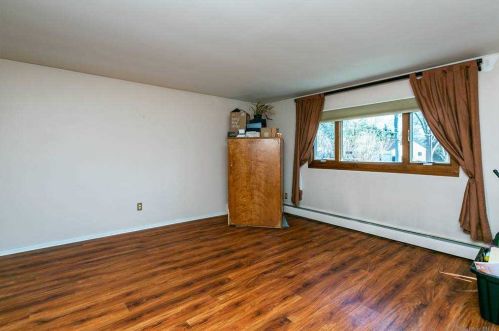 46 Eastover Dr, Elwood NY  11731-4331 exterior