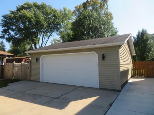 11105 Potter Rd, Milwaukee, WI 53226-3426