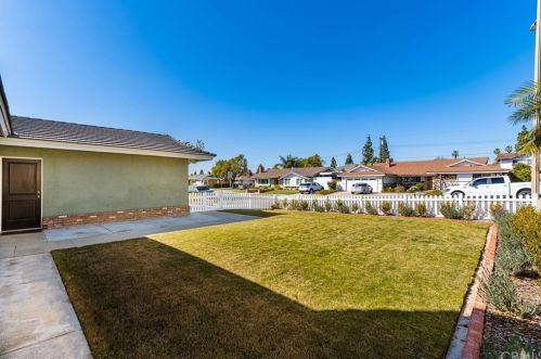 2726 Coolidge Ave, Orange, CA 92867-5212