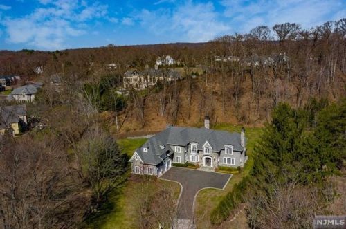 243 Glen Pl, Franklin Lakes NJ  07417-2707 exterior