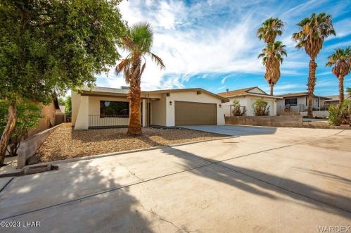 1382 Verde Dr, Bullhead City, AZ 86442-6671