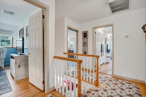 18 Mayer Dr, Airmont NY  10901-3825 exterior