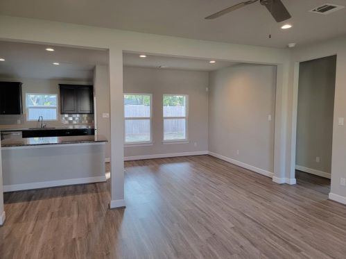 1514 Ladelle St, Dinsmore TX  77488-3428 exterior