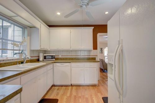 219 33rd St, West Palm Beach FL  33407-4907 exterior