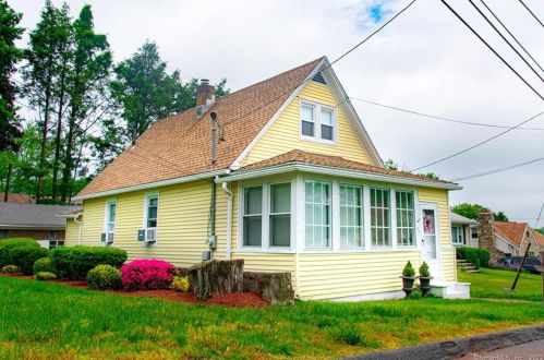 32 Pine St, Bridgeport CT  06605-1839 exterior