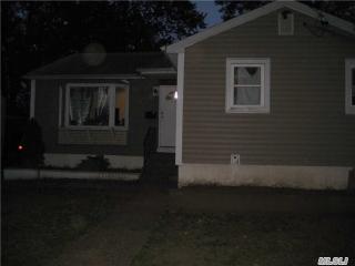 134 Harvard St, Hempstead, NY 11550-2829