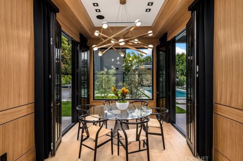 4508 Haskell Ave, Van Nuys CA  91436-3148 exterior