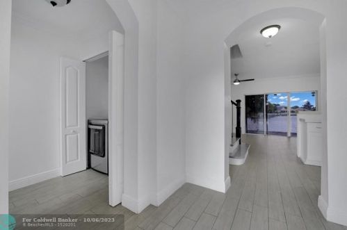 12925 28th Ct, Hollywood FL  33027-4133 exterior