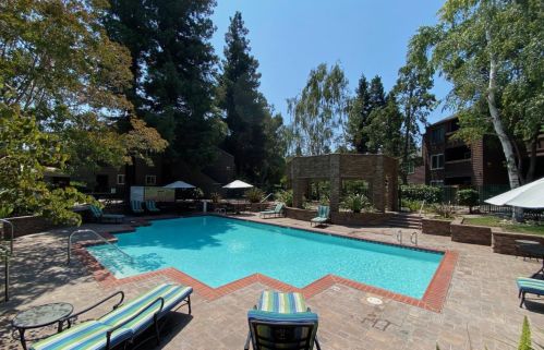 1054 Yarwood Ct, San Jose CA  95128-4727 exterior