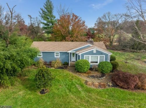 12 Iron Horse Dr, East Amwell Township, NJ 08551-1015