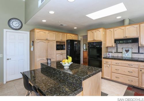 1529 Montecito Vis, Alpine CA  91901-2317 exterior