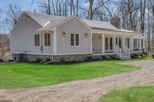 52 Reinman Rd, Warren NJ  07059-5102 exterior