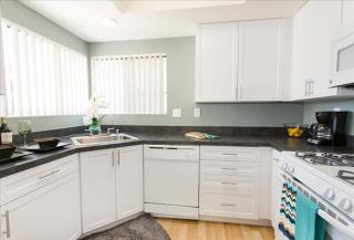 5813 Hickory Dr, Calabasas CA  91377-3907 exterior