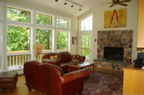 122 Brynmoor Ct, Goshen, CT 06756-2100
