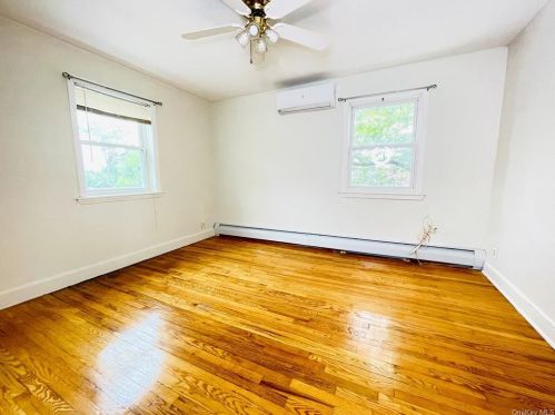 2789 Hone Ave, Bronx NY  10469-3807 exterior