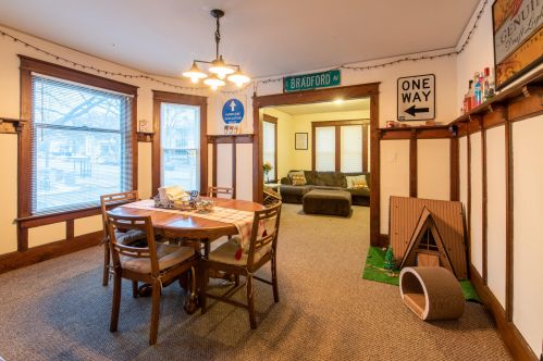 2502 Oakland Ave, Milwaukee WI  53211-3930 exterior