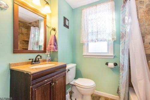 24 Olive St, Bloomfield NJ  07003-3209 exterior